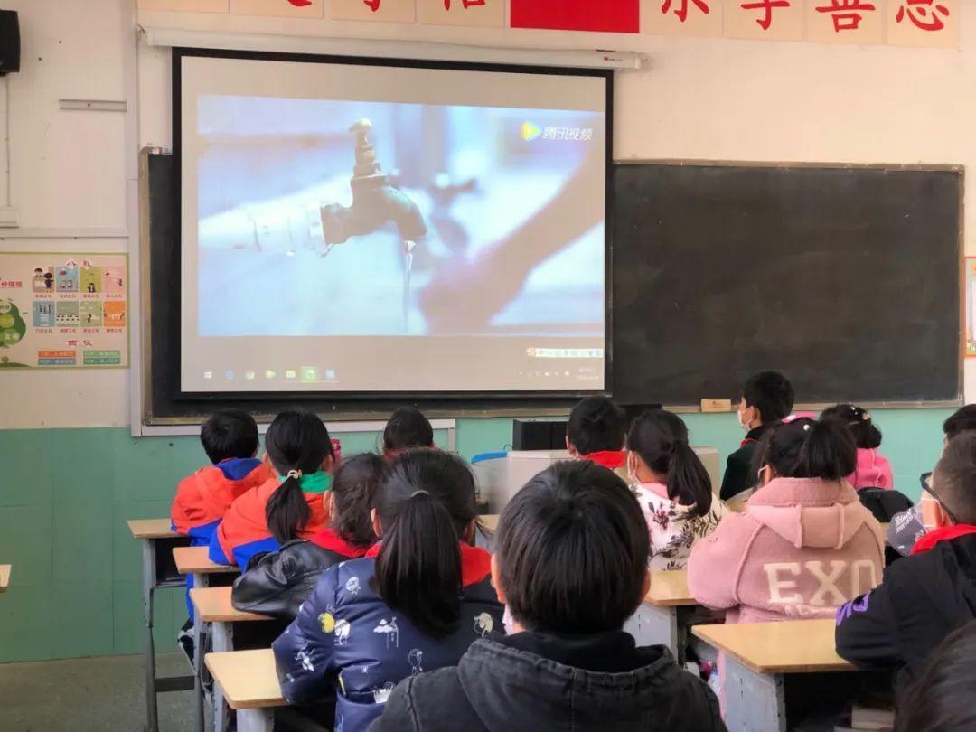 你能接受女朋友心里有前任吗？游戏画面